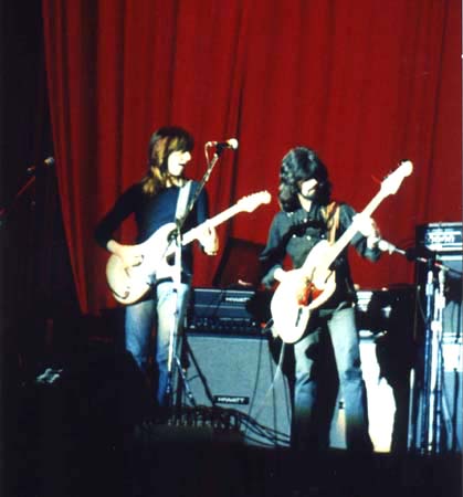 Joey & Tom onstage, February 20, 1972 (photo by Karen Dyson)