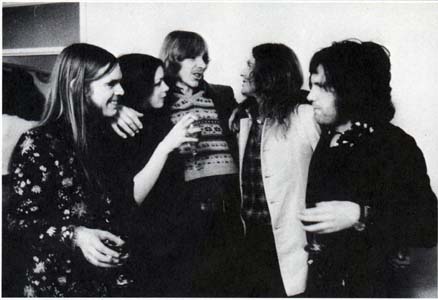 Henry McCullough during the sessions for his Dark Horse LP (4th from left)