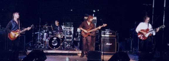 Joey Molland's Badfinger at Hopkinton State Fair, August 31, 2001 (photo by BarbAlan Atkinson)
