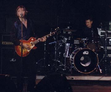 Joey Molland's Badfinger at Hopkinton State Fair, August 31, 2001 (photo by BarbAlan Atkinson)